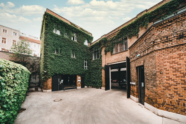 ANANTARA Holding Gebäude